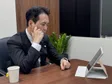 시건 내용을 확인하는 황순철 부산도주치상변호사